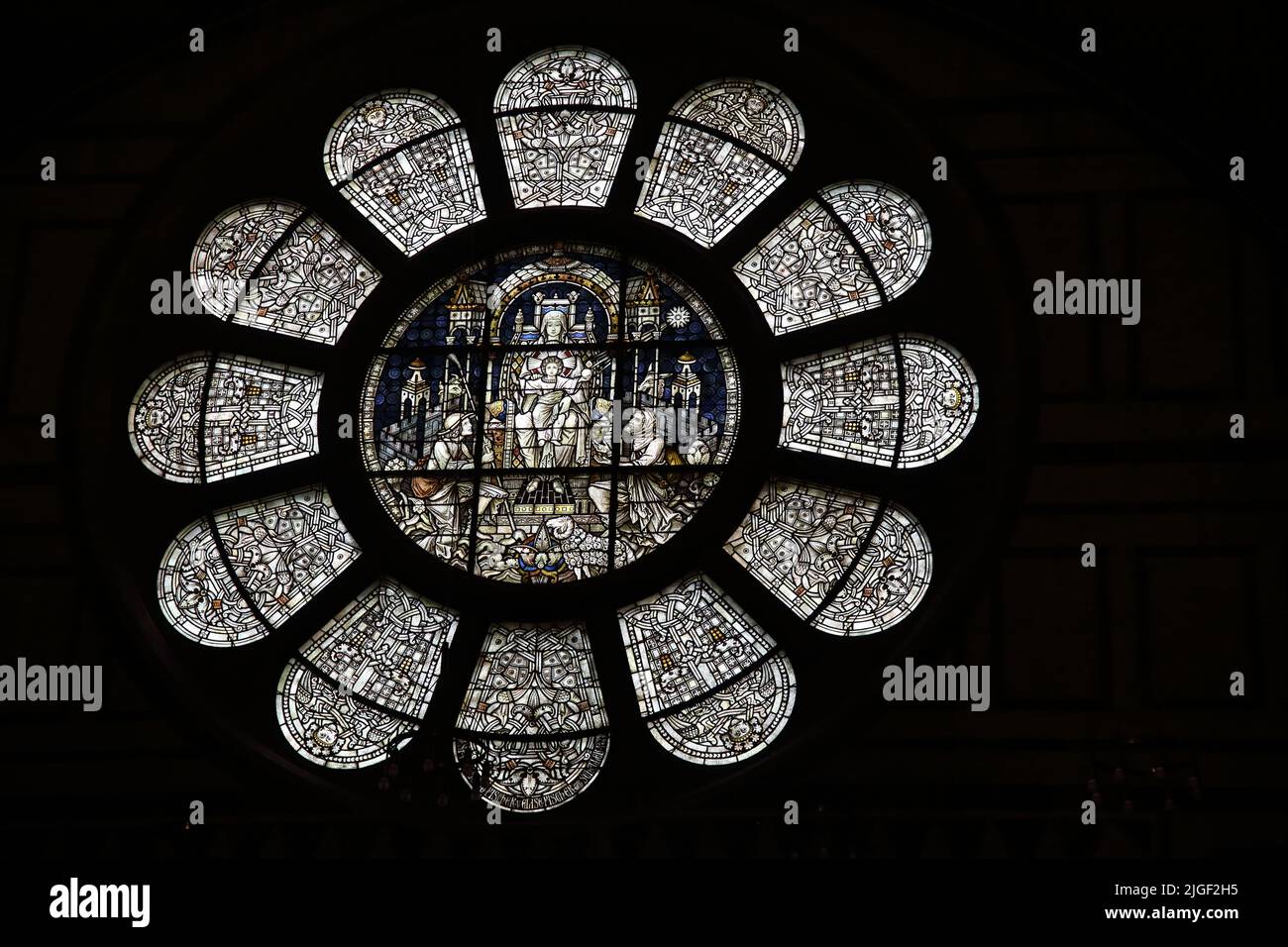 Ostfenster-Rosette in der Kirche des Erlösers in Bad Homburg, Hessen, Deutschland Stockfoto