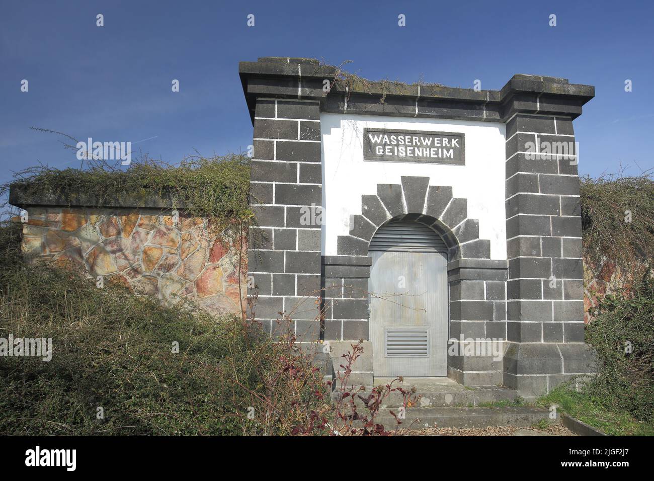 Wasserwerk erbaut 1920-30 in Geisenheim, Rheingau, Taunus, Hessen, Deutschland Stockfoto