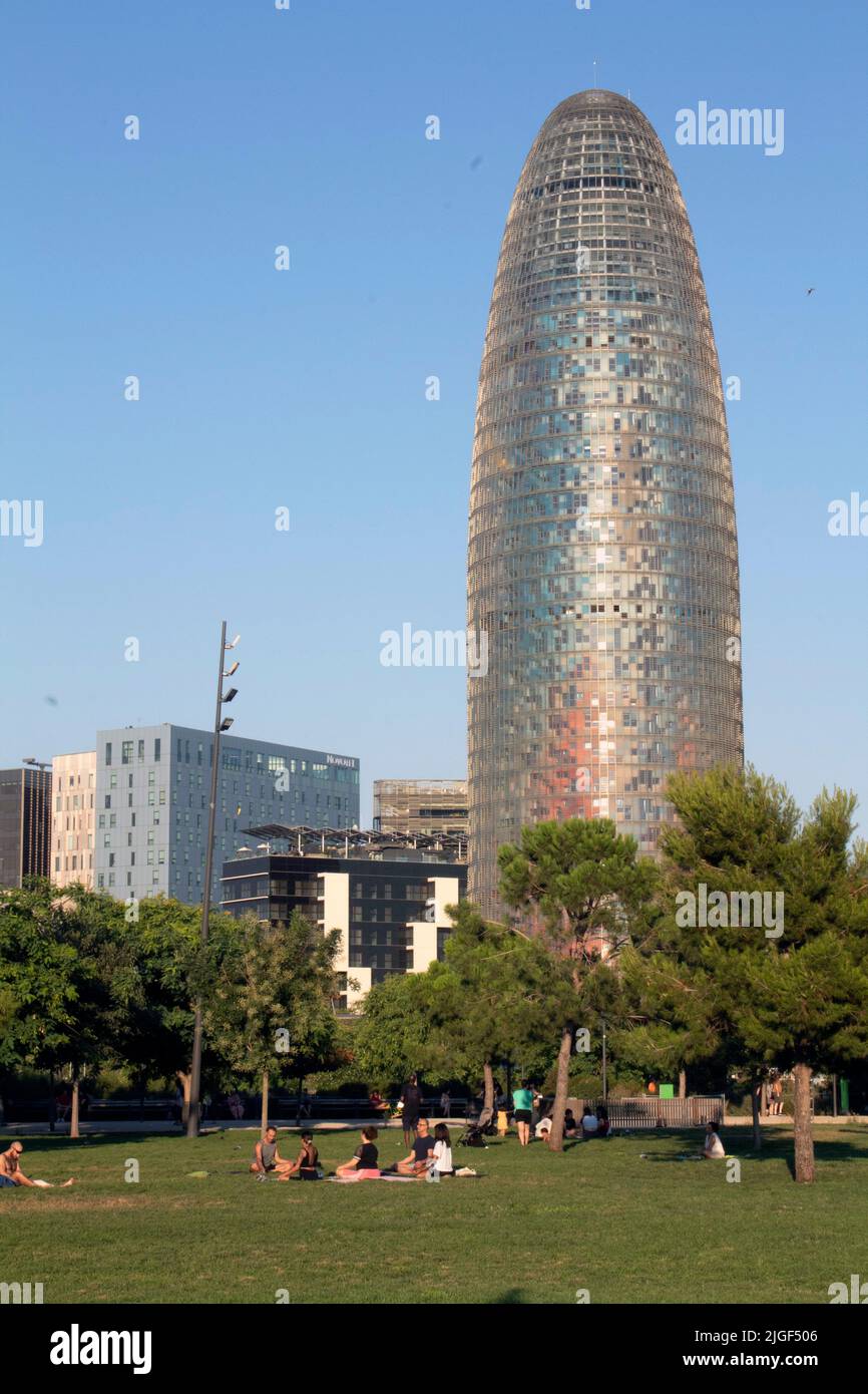 Der Torre Glòries - ehemals Torre Agbar - ein 38-stöckiges Hochhaus in der Nähe der Plaça de les Glòries Catalanes, Poblenou Barcelona, Katalonien Spanien Stockfoto