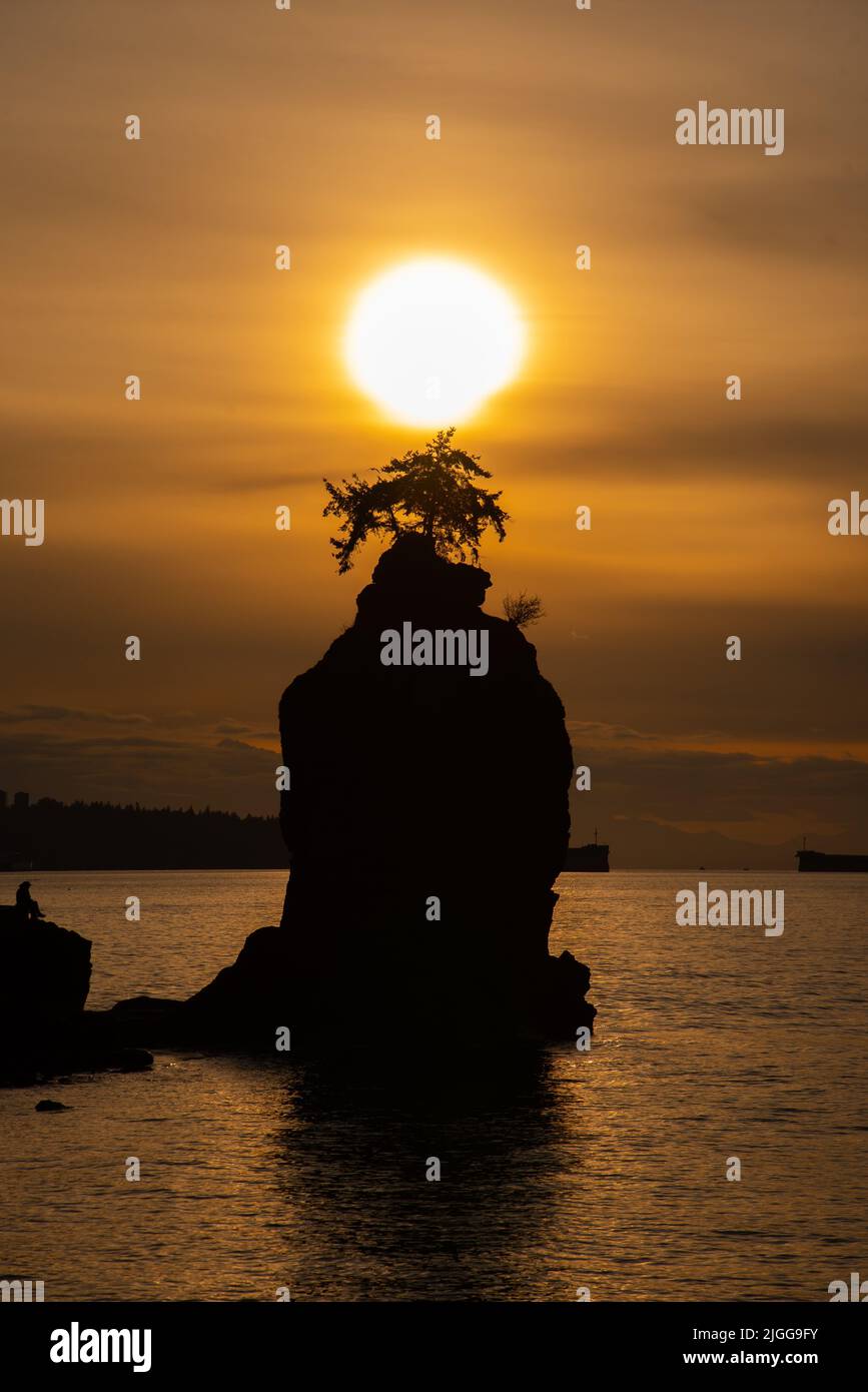 Siwash Rock an der Ufermauer von Vancouver, im Stanley Park Stockfoto