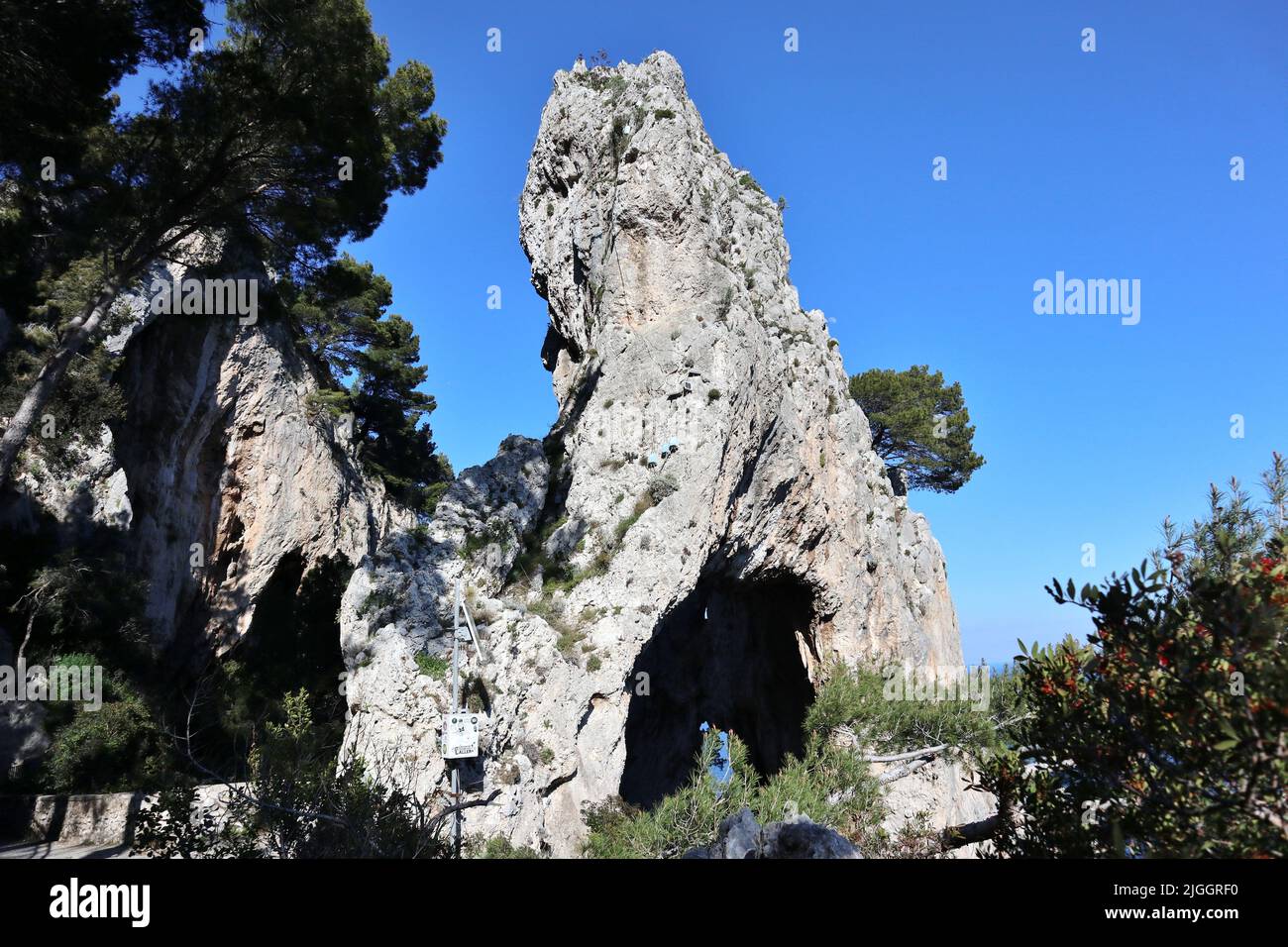 Capri - Sperone roccioso dell'Arco Naturale dal sentiero Stockfoto