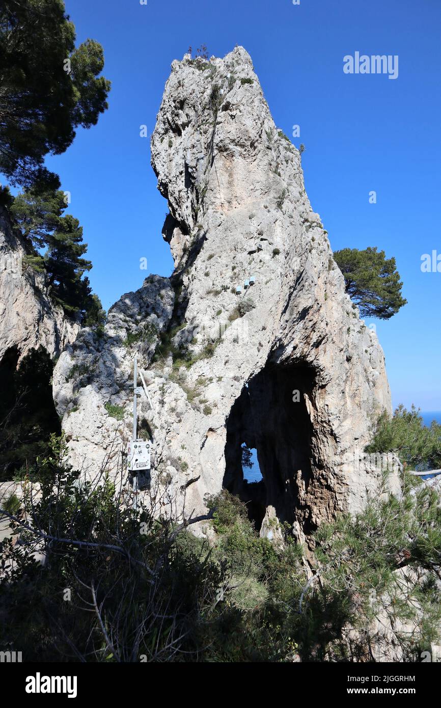 Capri - Sperone roccioso dell'Arco Naturale Stockfoto