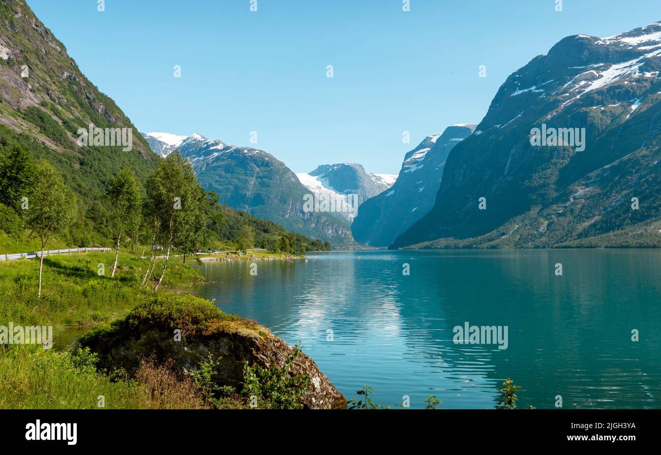 Landschaftspanorama des Sees in Norwegen Stockfoto