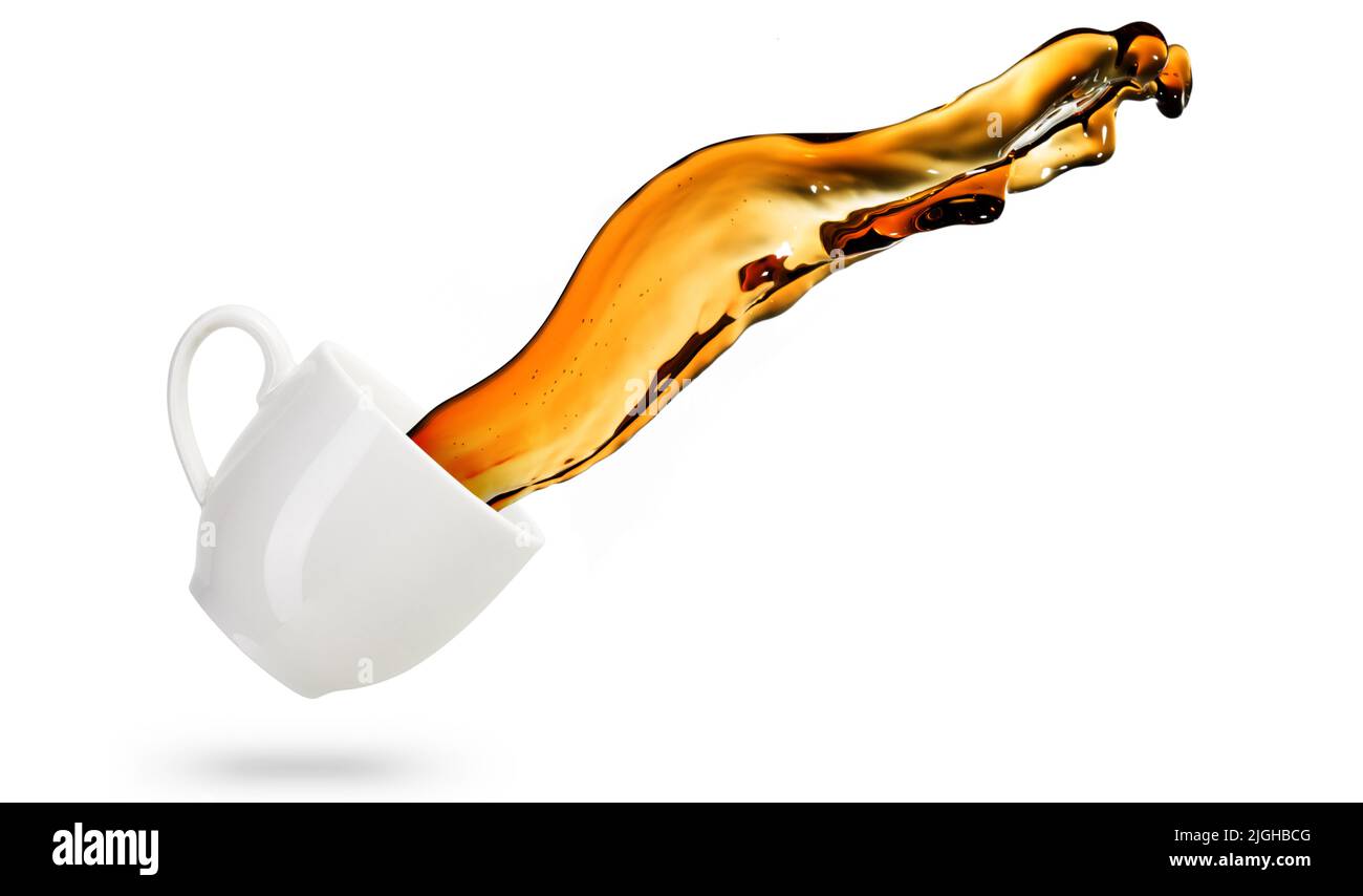 Kaffeewelle aus einer Tasse, isoliert auf weißem Hintergrund Stockfoto