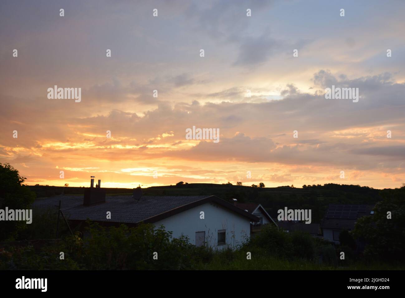 Bunte bewölkter Himmel bei Sonnenuntergang. Gradient Farbe. Sky-Textur, abstrakte Natur Hintergrund Stockfoto