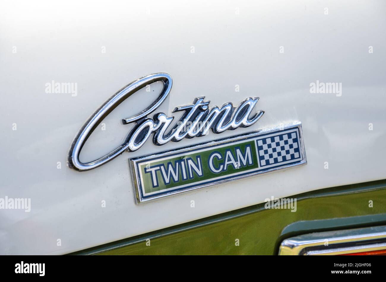 Nahaufnahme auf der Rückseite eines Ford Cortina aus dem Jahr 1968, die darauf verweise, dass dieses Auto eine Doppelkamera hatte. Gesehen hier auf der „The „The The The The“ Motor Show in Reading, Großbritannien Stockfoto