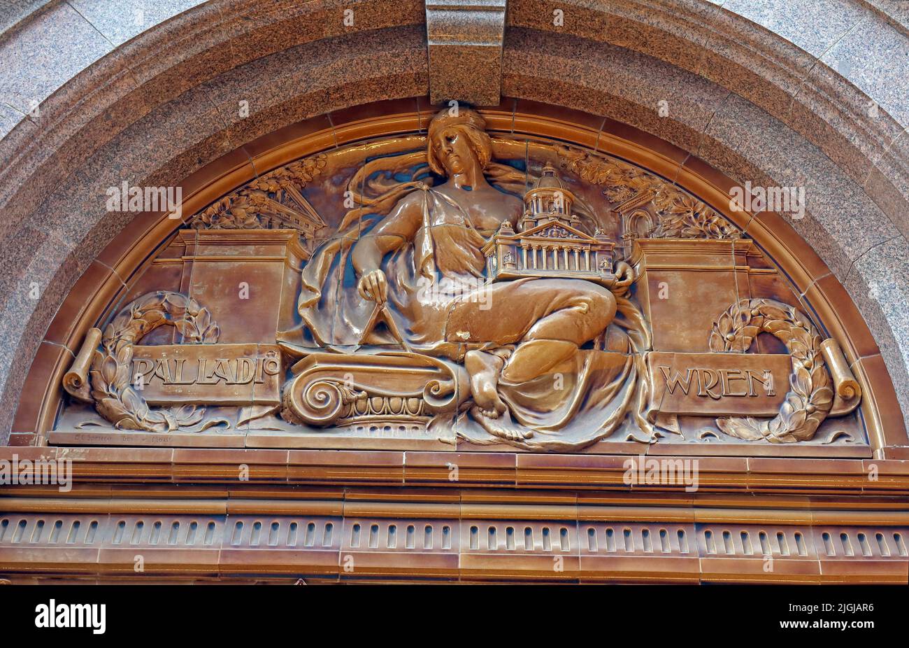 Midland Hotel Manchester Glazed Terracotta Keramik Frieze, Architektur Palladio und Wren, 16 Peter St, Manchester, M60 2DS Stockfoto