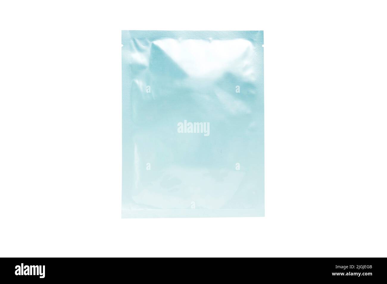 Leere Sachet-Verpackungen für Lebensmittel, Kosmetik und Hygiene isoliert auf weißem Hintergrund. Bereit für Ihr Design. Versiegelte Verpackung mit Salz leeren Stockfoto