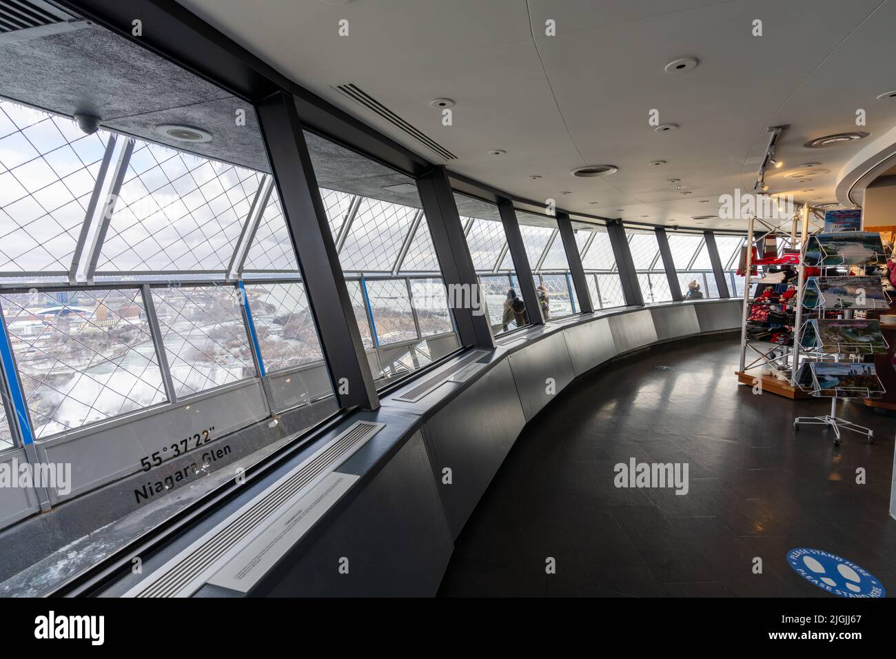 Niagara Falls, Ontario, Kanada - Dezember 19 2021 : Innenlobby der Aussichtsplattform des Skylon Tower. Stockfoto