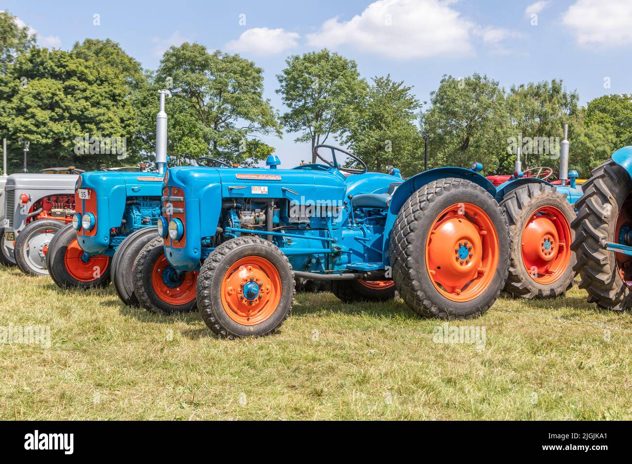 Ein klassischer Fordson Dexta Traktor auf der Kent County Show Stockfoto