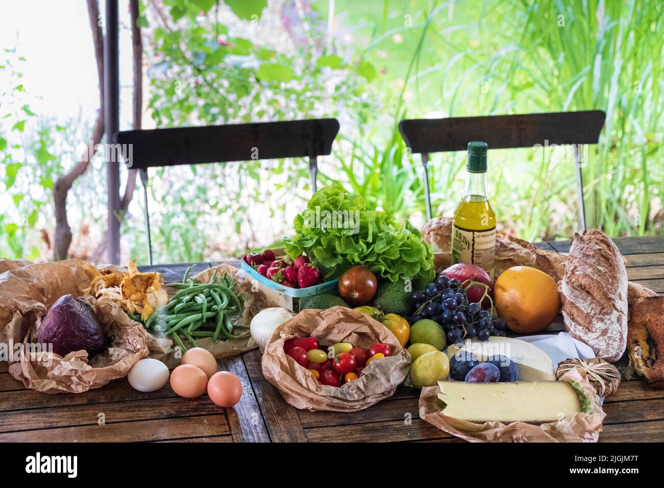 Produkte vom Wochenmarkt in der Provence, Vaison-la-Romaine, Frankreich Stockfoto