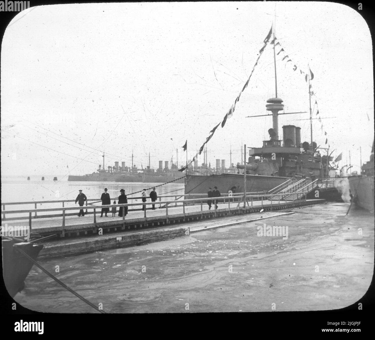 Pansarskepp voller gepanzerter Schiffe im Kriegshafen in Karlskrona. Stockfoto