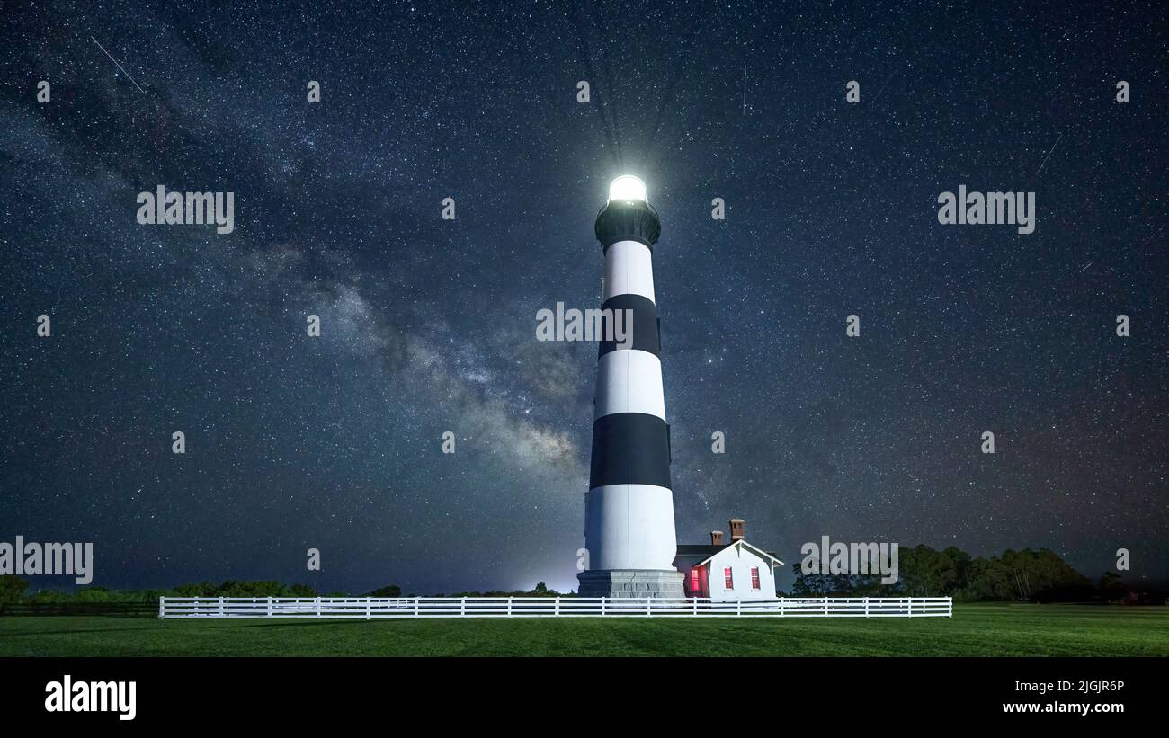Bodie Lighthouse mit Meterdusche Stockfoto