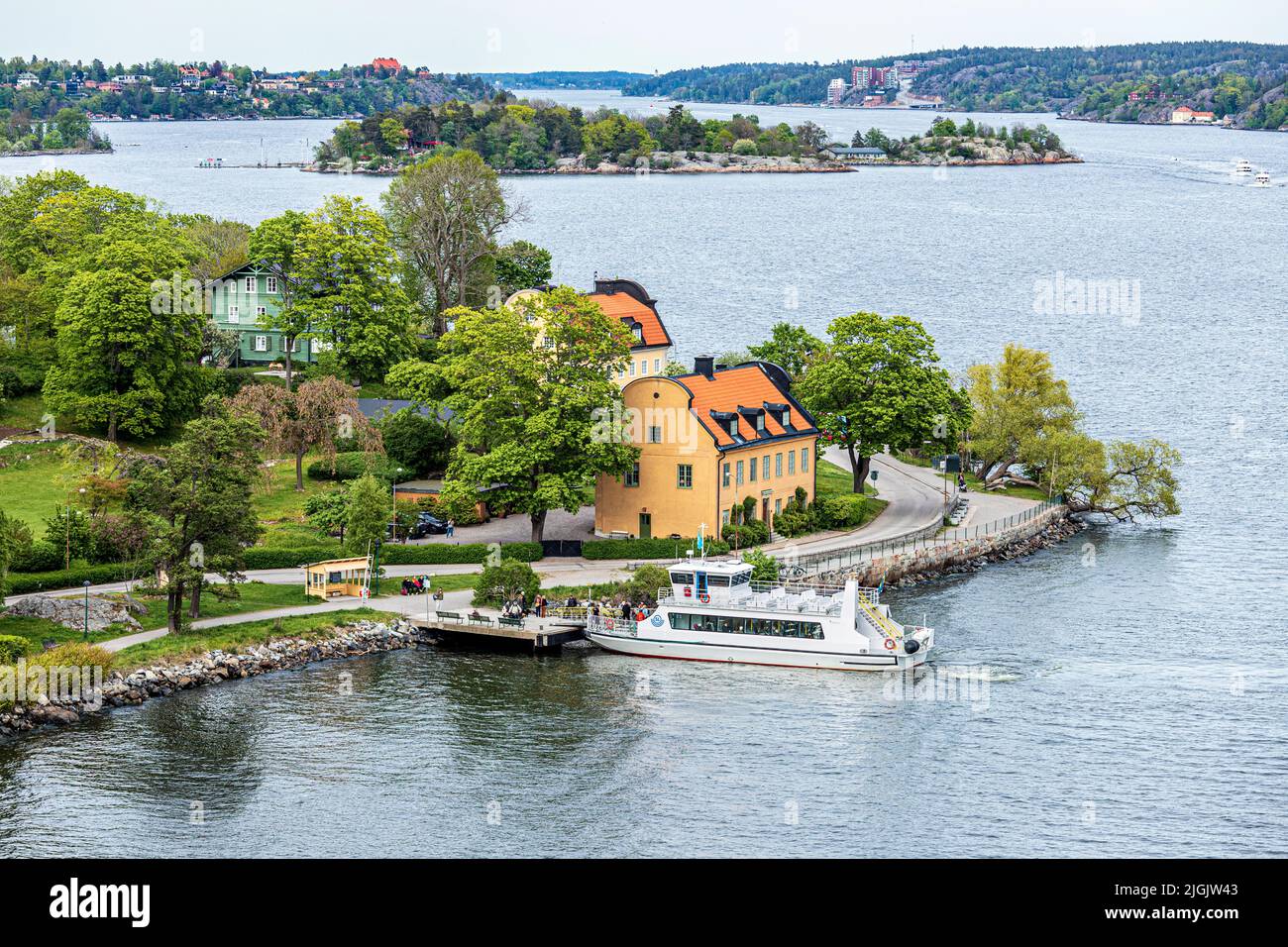 Die Fähre "Sofia" in Blockhusudden auf der Insel Djurgården im Stockholmer Archipel, Schweden Stockfoto