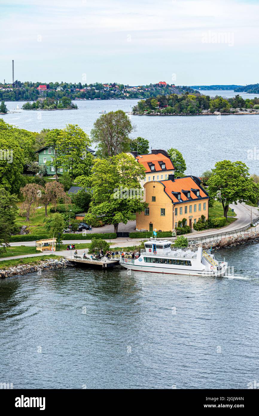 Die Fähre "Sofia" in Blockhusudden auf der Insel Djurgården im Stockholmer Archipel, Schweden Stockfoto