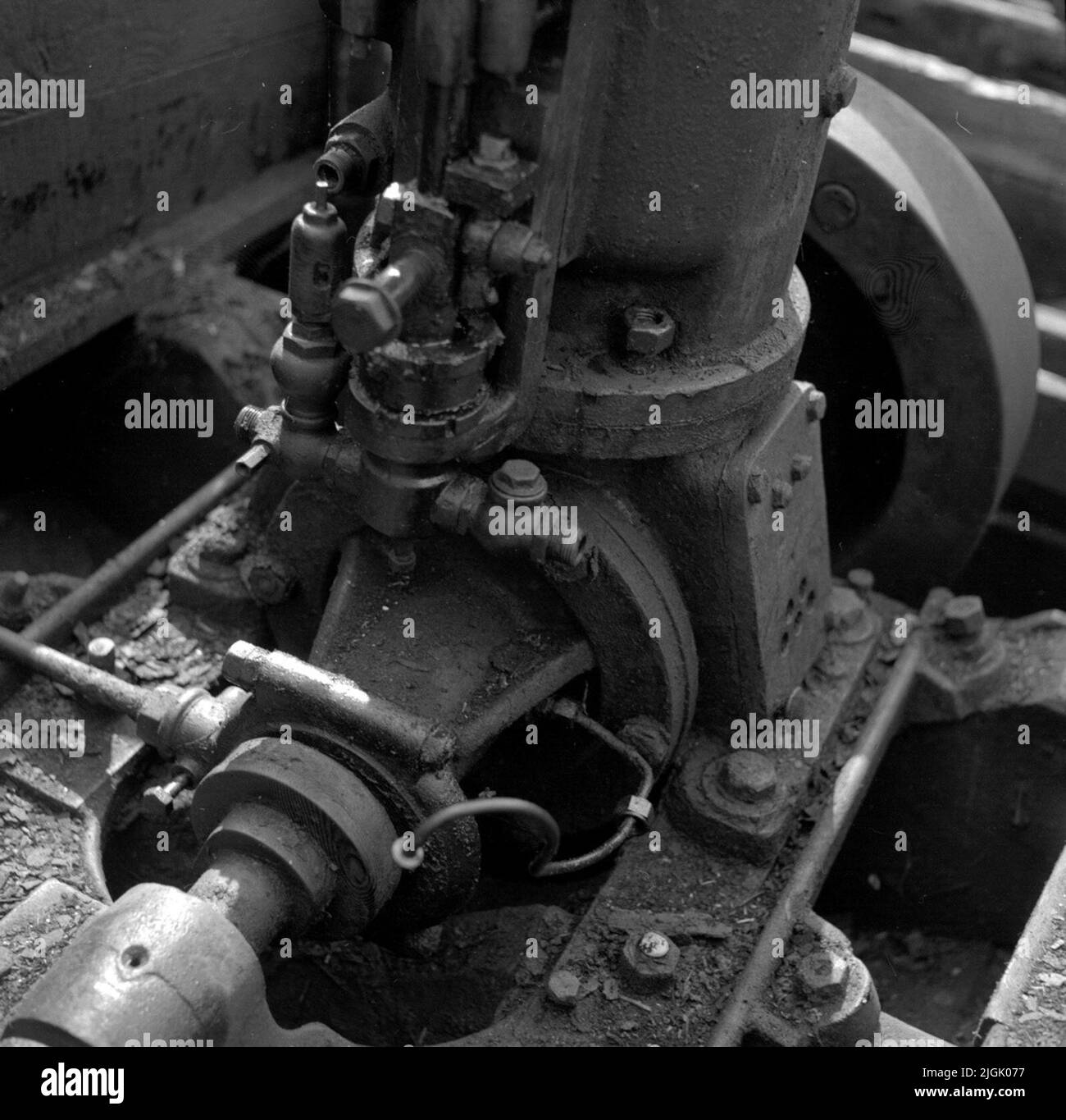 båt die Details eines Västerviks-Motors, der in einem Drehknopf oder Deck-Boot sitzt, die Sie auch nennen. Das Boot heißt KA 50 SOAN und gehört dem Angeltrio John Ohlsson, Ragnar Gustafsson und Hartvig Pettersson. Stockfoto