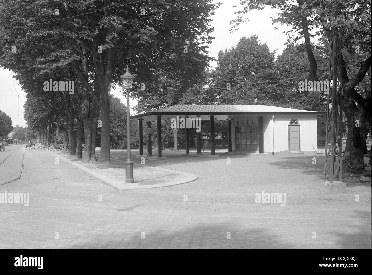 Bensinstation Shell's Tankstelle nördlich des Hoglands Park, zwischen dem Viertel Holmdahl und Lagerberg, ungefähr dort, wo sich der Busplatz befindet. Stockfoto