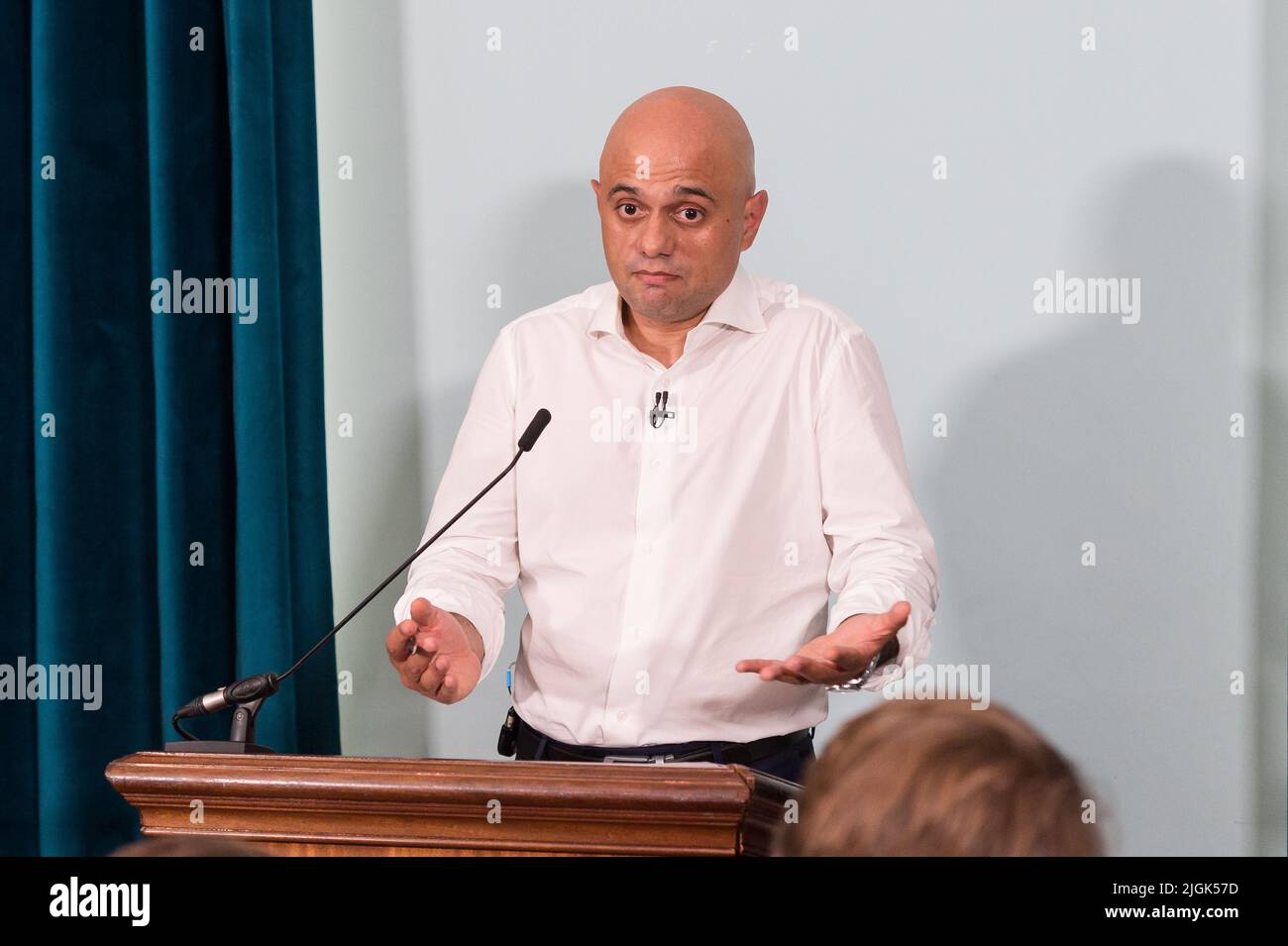 London, Großbritannien. 11.. Juli 2022. Der hoffnungsvolle Abgeordnete der konservativen Parteiführung Sajid Javid spricht während des Startes seiner Kampagne in Westminster. Der detaillierte Zeitplan für den Wettbewerb, um Boris Johnsons Nachfolger nach seinem Rücktritt als Vorsitzender der Konservativen Partei zu finden, wird nach der Wahl eines neuen Ausschussvorsitzenden des 1922 am Montagabend festgelegt. Quelle: Wiktor Szymanowicz/Alamy Live News Stockfoto