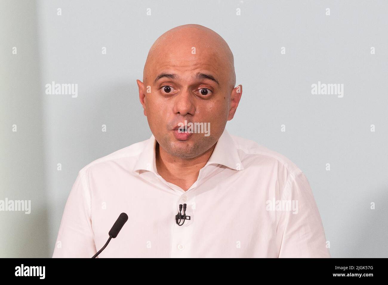 London, Großbritannien. 11.. Juli 2022. Der hoffnungsvolle Abgeordnete der konservativen Parteiführung Sajid Javid spricht während des Startes seiner Kampagne in Westminster. Der detaillierte Zeitplan für den Wettbewerb, um Boris Johnsons Nachfolger nach seinem Rücktritt als Vorsitzender der Konservativen Partei zu finden, wird nach der Wahl eines neuen Ausschussvorsitzenden des 1922 am Montagabend festgelegt. Quelle: Wiktor Szymanowicz/Alamy Live News Stockfoto