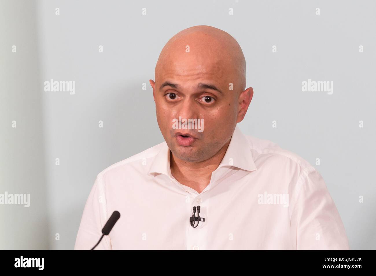 London, Großbritannien. 11.. Juli 2022. Der hoffnungsvolle Abgeordnete der konservativen Parteiführung Sajid Javid spricht während des Startes seiner Kampagne in Westminster. Der detaillierte Zeitplan für den Wettbewerb, um Boris Johnsons Nachfolger nach seinem Rücktritt als Vorsitzender der Konservativen Partei zu finden, wird nach der Wahl eines neuen Ausschussvorsitzenden des 1922 am Montagabend festgelegt. Quelle: Wiktor Szymanowicz/Alamy Live News Stockfoto