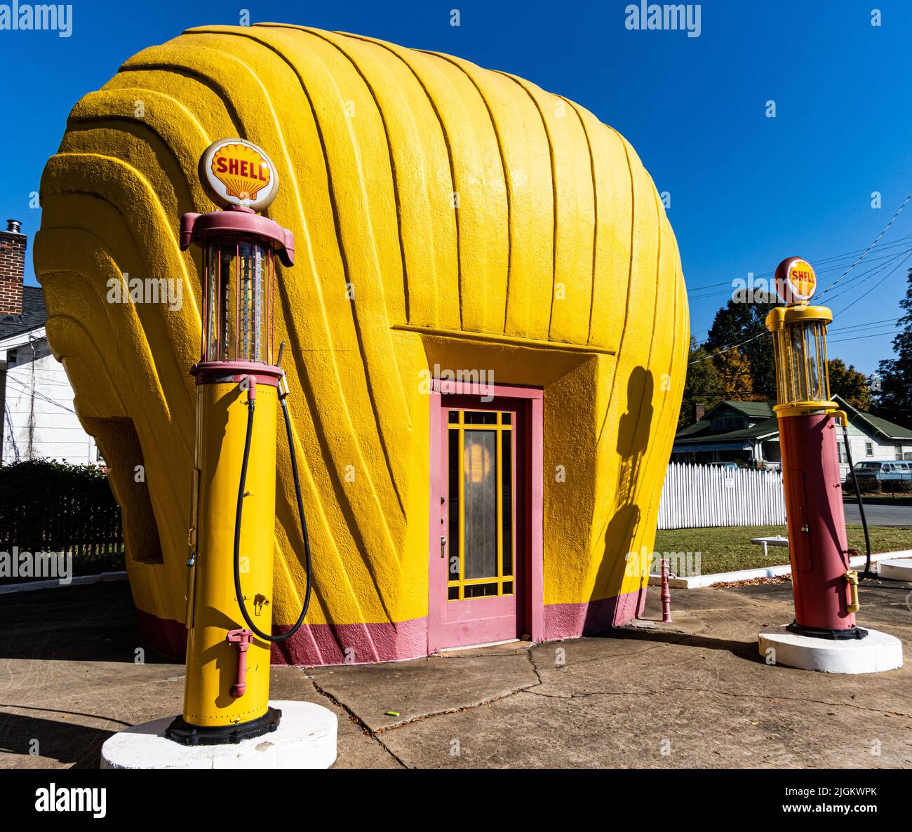 Historische Tankstelle im historischen Viertel Waghton-Belview von Winston-Salem, North Carolina, USA Stockfoto