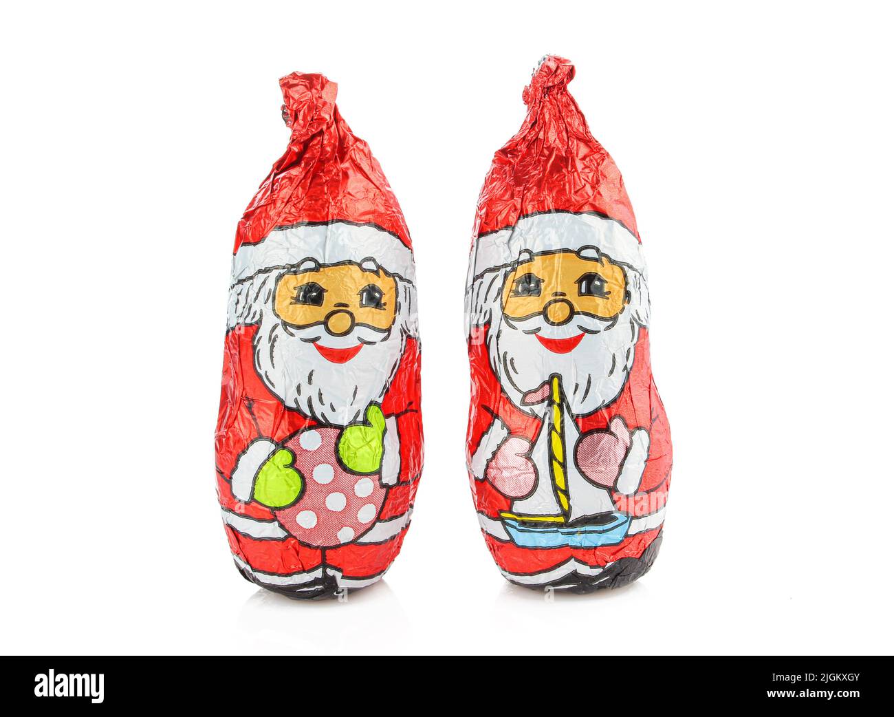 Zwei Schokolade in Folie eingewickelt santas isoliert auf weißem Hintergrund. Weihnachtsangebote Stockfoto