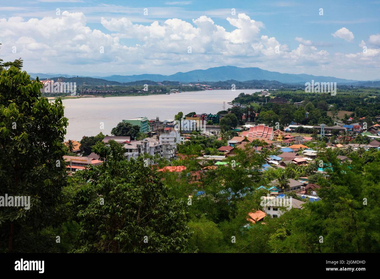 Im GOLDENEN DREIECK treffen sich Thailand, Burma und Laos am Zusammenfluss der Flüsse Mekong und Ruak - CHIANG SAEN, THAILAND Stockfoto