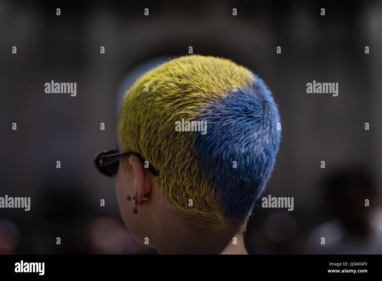 London Trans Pride. Hunderte Transgender-Menschen und Unterstützer versammeln sich in der Nähe von Wellington Arch, um sich für den jährlichen ‘London Trans+ Pride’ march, Großbritannien, vorzubereiten. Stockfoto