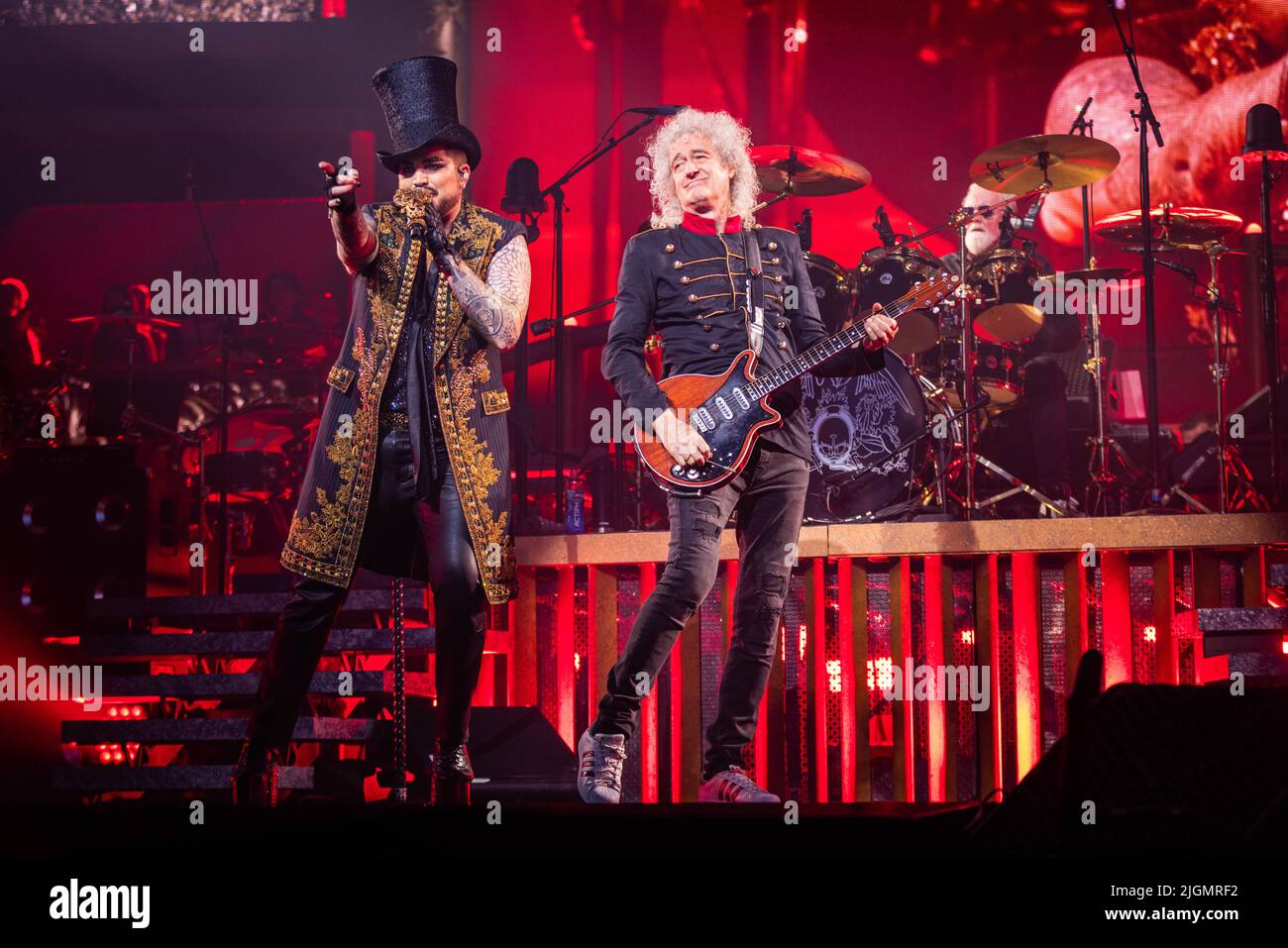 Queen + Adam Lambert leben am 11/07/2022 in der Unipol Arena in Bologna, Italien Stockfoto