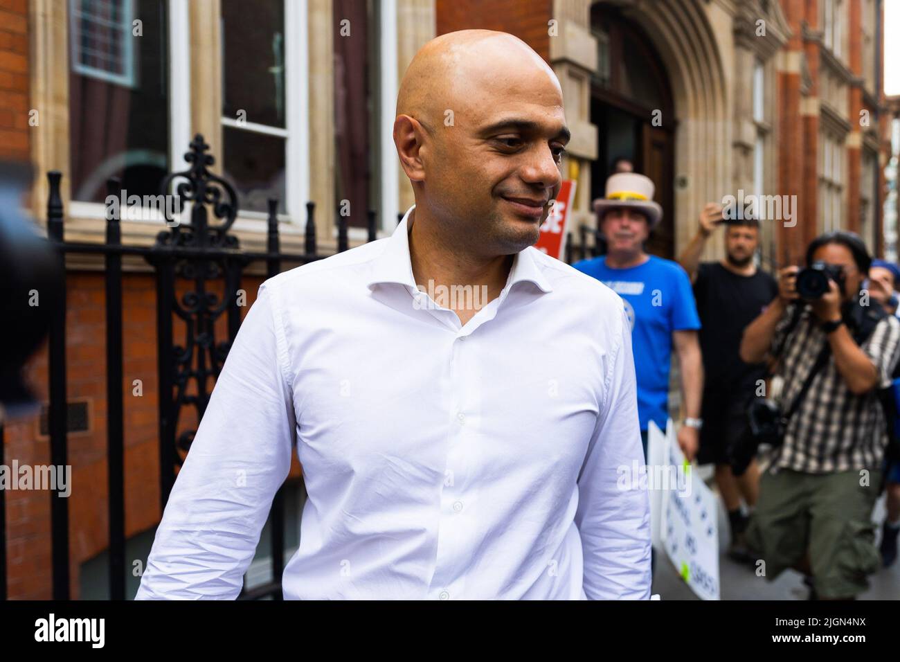 London, Großbritannien. 11.. Juli 2022. Der Kandidat der konservativen Parteiführung, Sajid Javid, scheidet aus, nachdem er seine Kampagne in London gestartet hatte. Der Zeitplan für den Wettbewerb, um Boris Johnsons Nachfolger als konservativen Führer zu finden, wurde heute vom Ausschuss für 1922 beschlossen, wobei bis zum 5.. September ein neuer Premierminister gewählt werden soll. (Foto von Tejas Sandhu/SOPA Images/Sipa USA) Quelle: SIPA USA/Alamy Live News Stockfoto