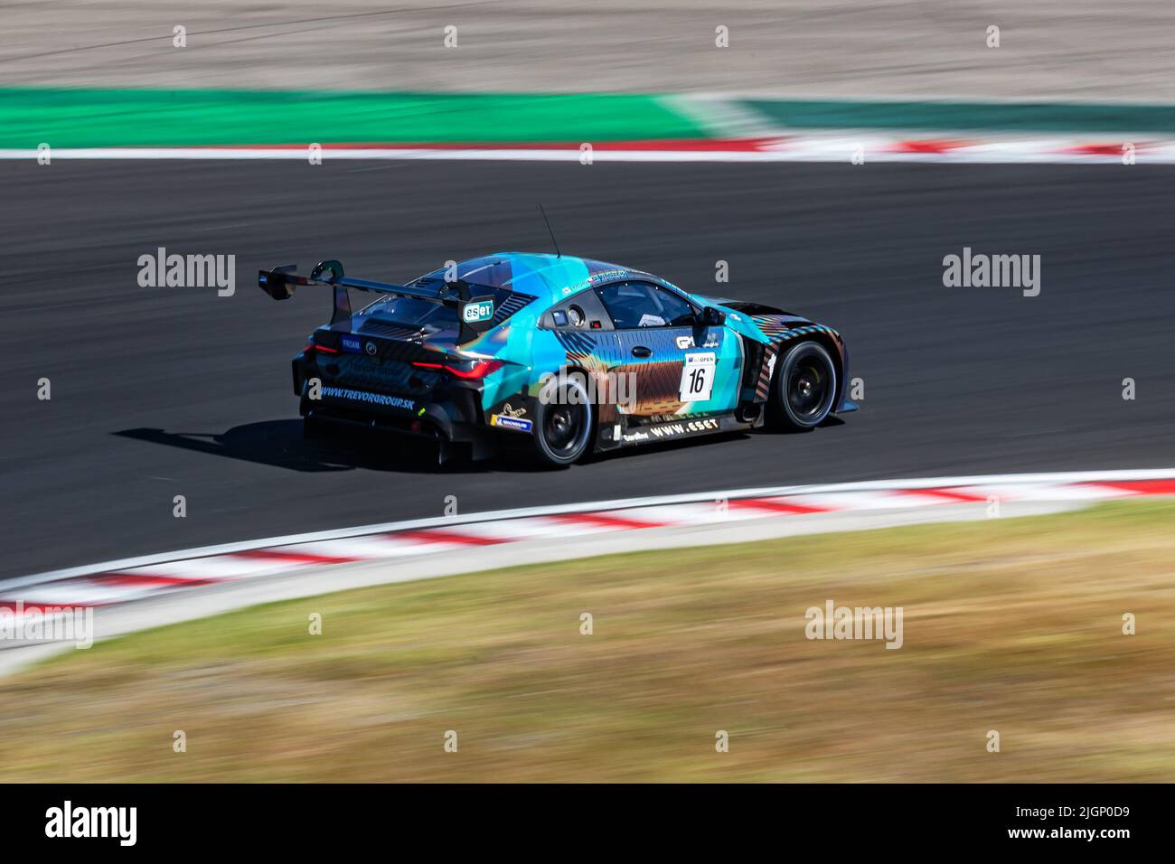 Mogyorod, Ungarn - 9. Juli 2022: International GT Open. BMW M4 GT3. Motorsport und Rennen. Sportwagen und Supersportwagen. Grand prix und Rennen. Action Photog Stockfoto