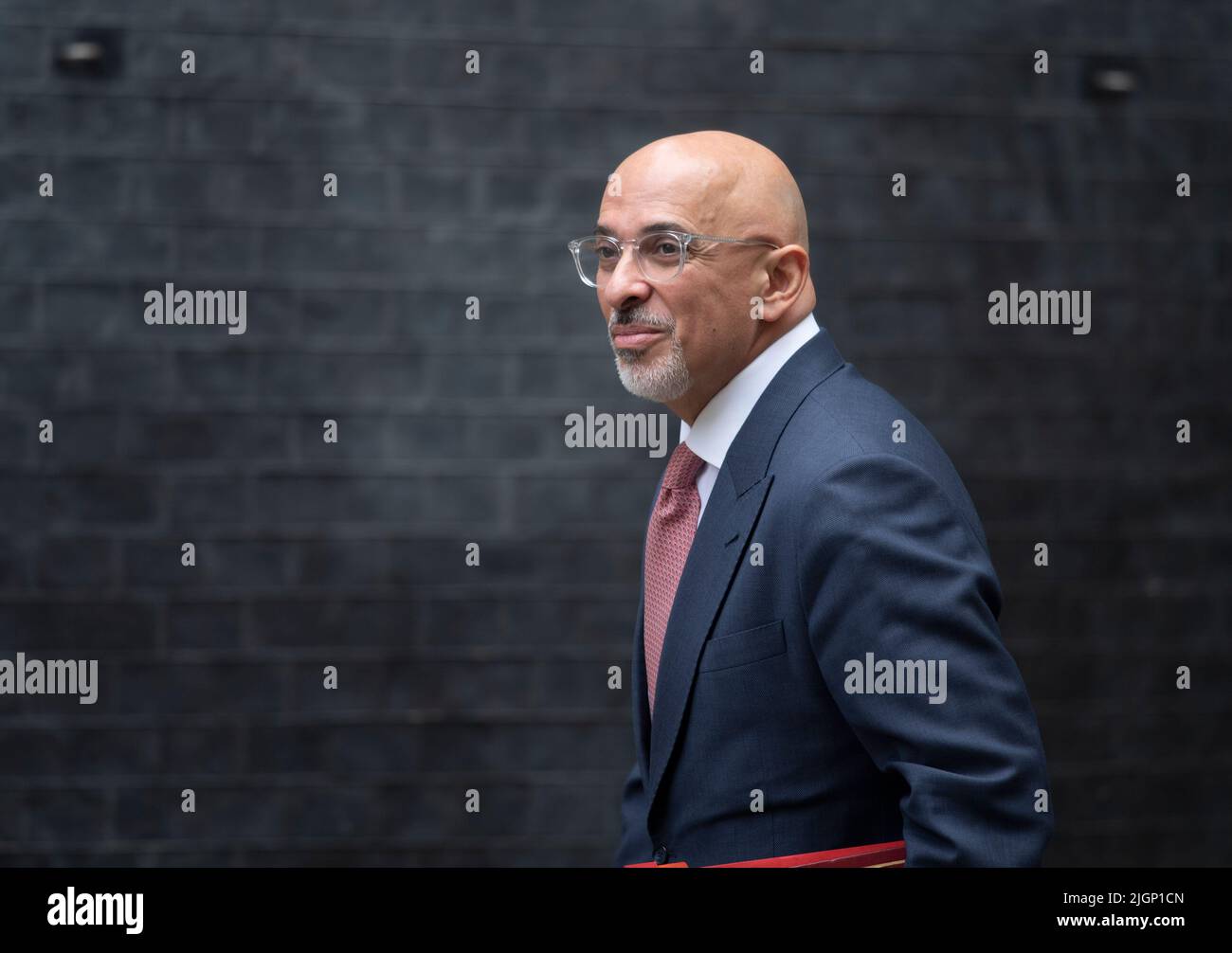 Downing Street, London, Großbritannien. 12. Juli 2022. Nadhim Zahawi, Abgeordneter des Schatzkanzlers, in der Downing Street zu einem wöchentlichen Kabinettstreffen. Quelle: Malcolm Park/Alamy Live News Stockfoto