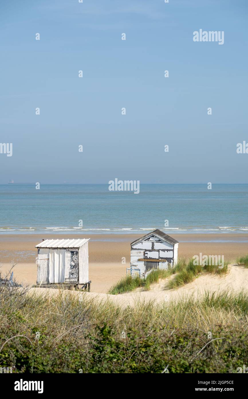 Strandhütten am Strand von Bleriot im Sommer, Pas de Calais, Frankreich Stockfoto