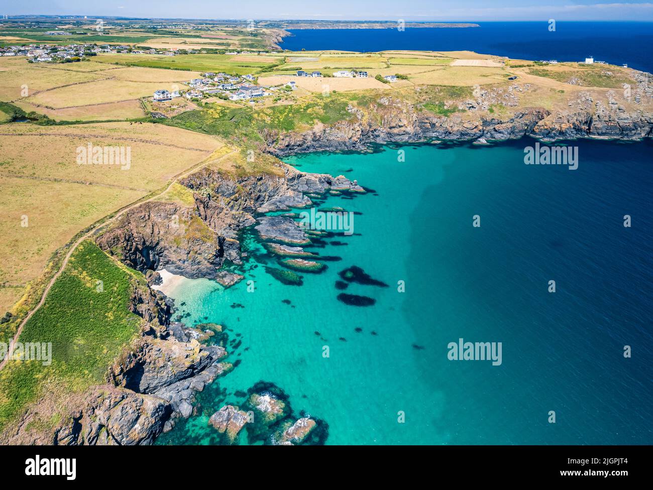 Top Down über Housel Bay Cliffs, Lizard, Helston, Cornwall, England Stockfoto
