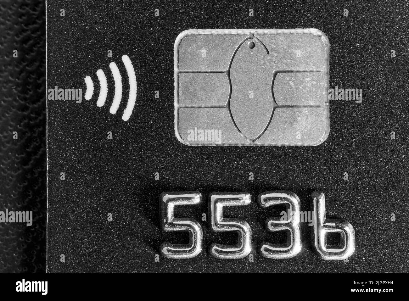 Nahaufnahme einer Debit- oder Kreditkarte mit einem Chip. Stockfoto