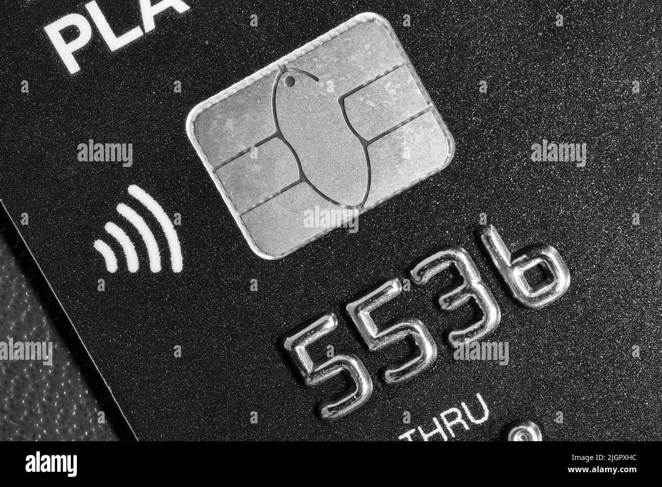 Nahaufnahme einer Debit- oder Kreditkarte mit einem Chip. Stockfoto