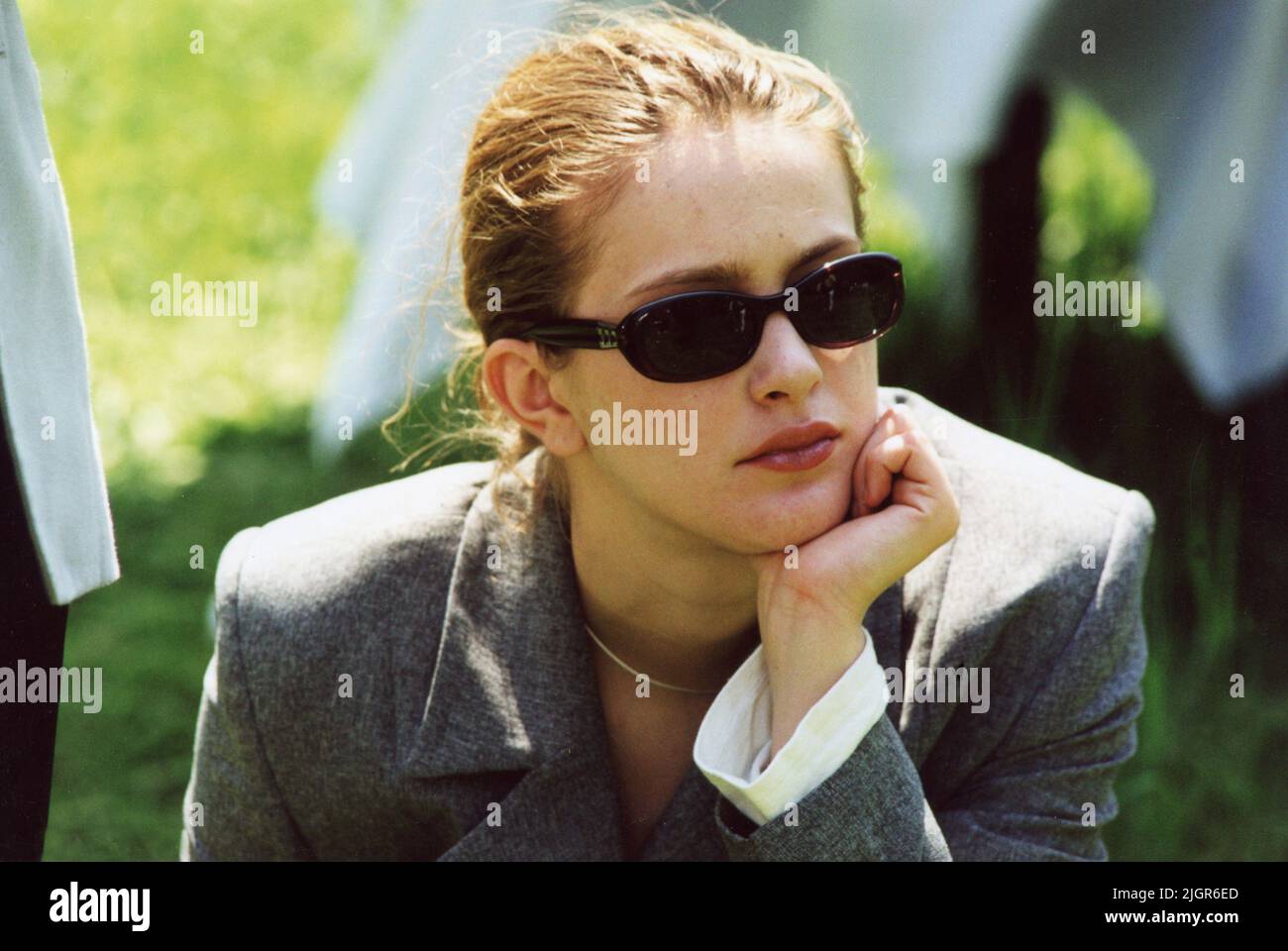 Rumänien, 2001. Schauspielerin Irina Dinescu während der Dreharbeiten zum Film 'Report on the State of the Nation' (Regisseur Ioan Carmazan). Stockfoto