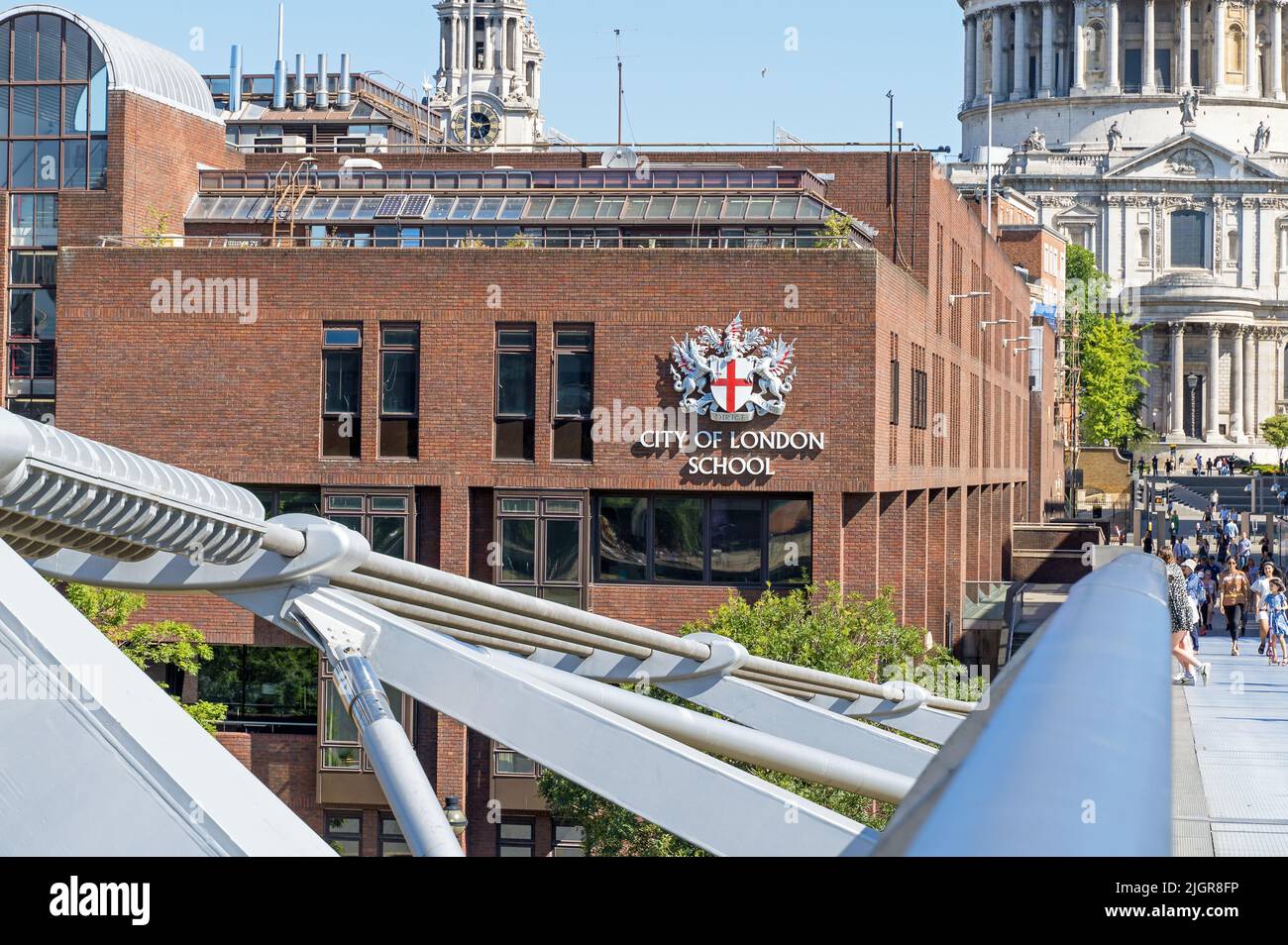 Das City of London Schulgebäude an einem sonnigen Tag. London - 10.. Juli 2022 Stockfoto