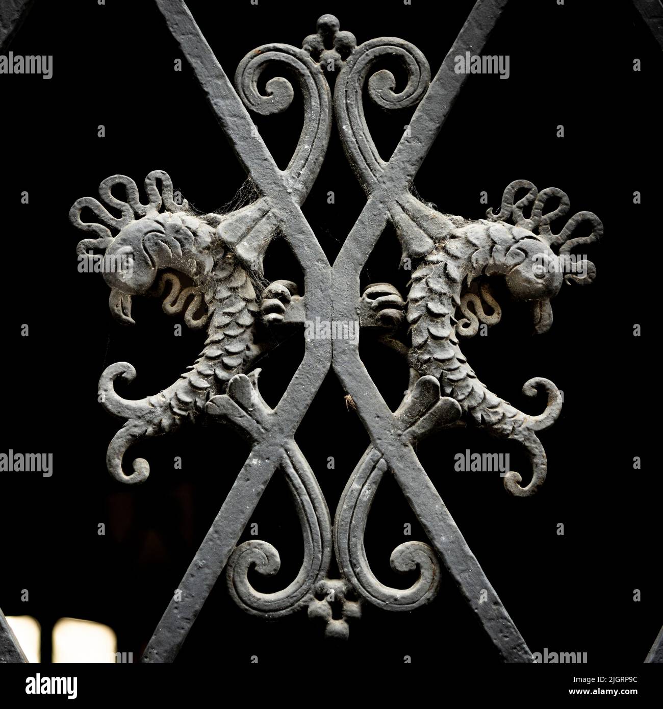 Schmiedeeiserner Dekorationsgrill in Mestni Trg, Ljubljana, Slowenien Stockfoto