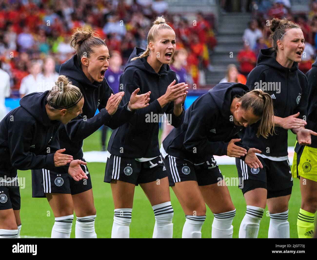 Brentford, London, Großbritannien. 12.. Juli 2022. Team deutschland nach der Nationalhymne beim UEFA Womens Euro 2022 Fußballspiel zwischen Deutschland und Spanien im Brentford Community Stadium in London, England. (Tatjana Herzberg/Soccerdonna/SPP) Quelle: SPP Sport Press Foto. /Alamy Live News Stockfoto