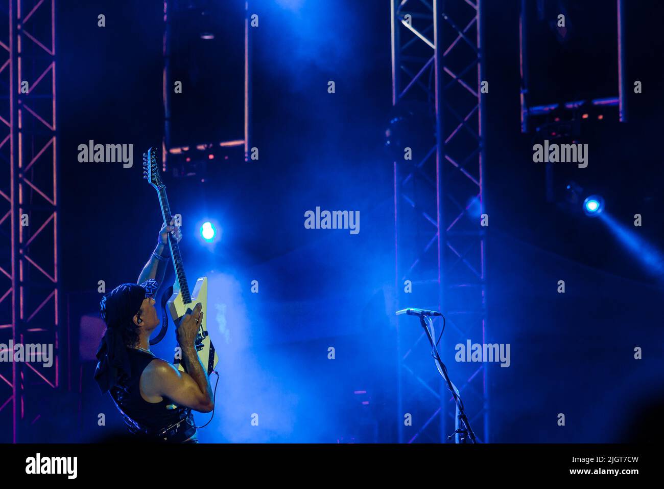 Limassol, Zypern. 12.. Juli 2022. Matthias Jabs tritt während der Show in Limassol, Zypern, am 12. Juli 2022 auf. Scorpions traten im Tsirio-Stadion in Limassol während ihrer Welttournee auf, die nach ihrem letzten Studioalboum, dem 'Rock Believer', benannt wurde. (Foto von Kostas Pikoulas/Sipa USA) Quelle: SIPA USA/Alamy Live News Stockfoto