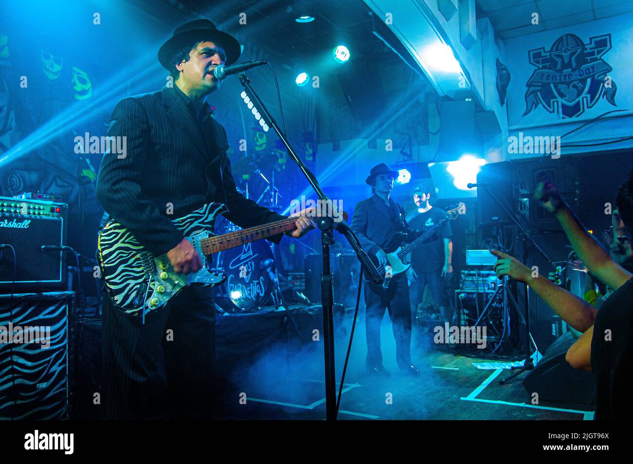 Los Gardelitos - die Rockband in einer Live-Show in Argentinien Stockfoto