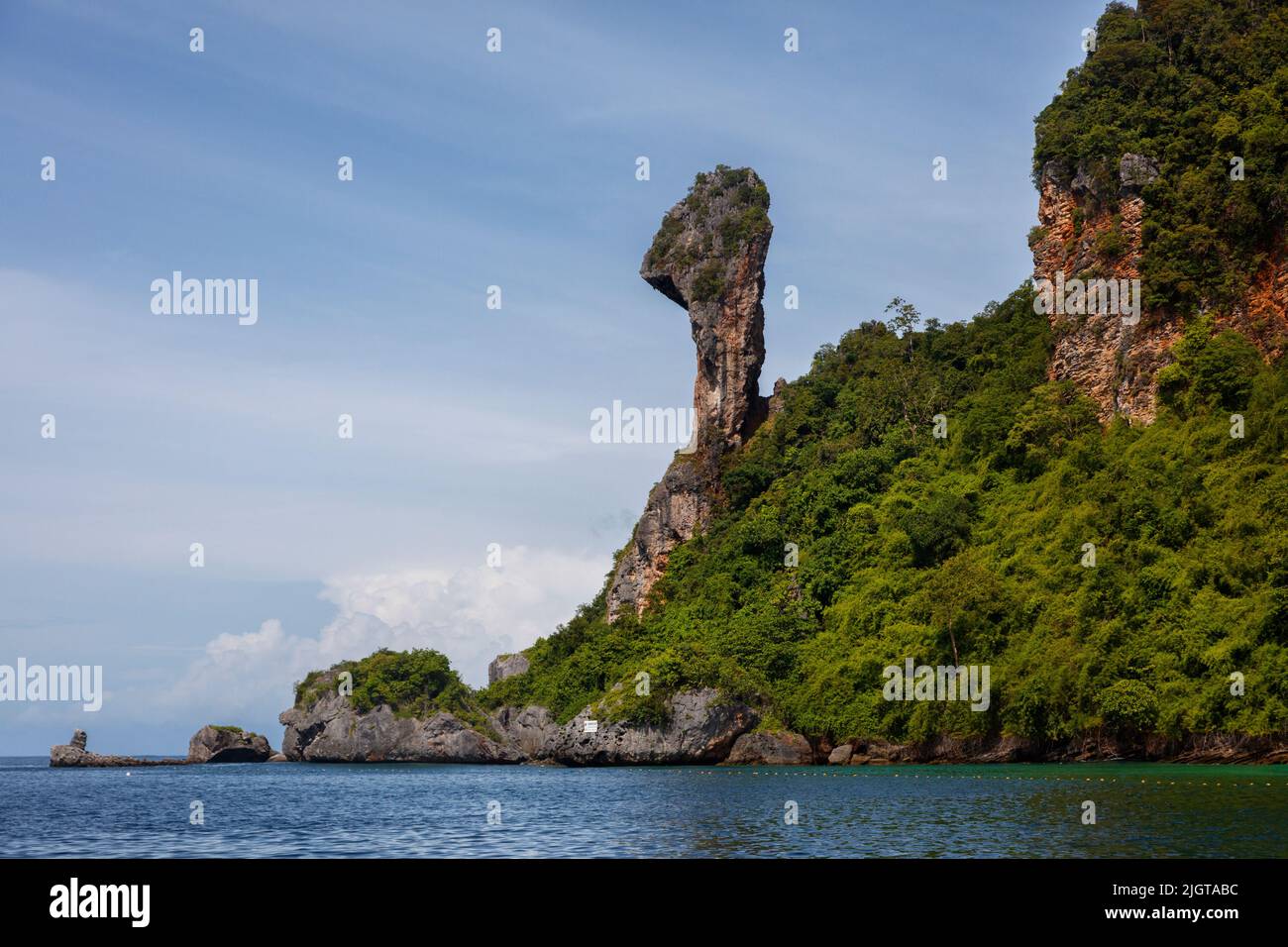 Ko Khai oder Chicken Island vor der Küste von Railay Beach im Nationalpark - PROVINZ KRABI, THAILAND Stockfoto