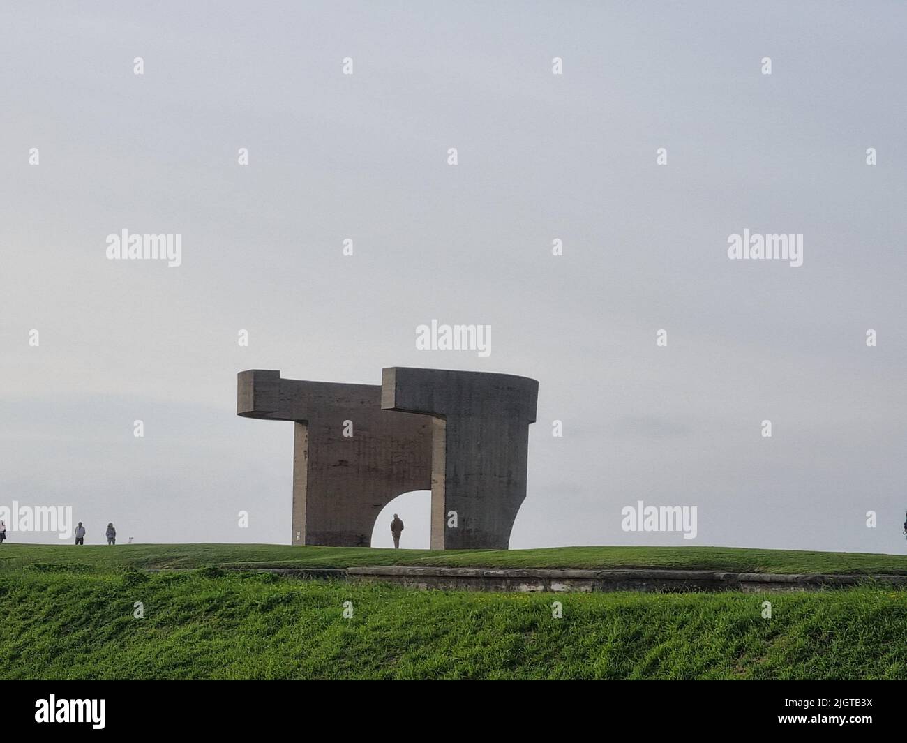 Eine schöne Aussicht auf die Skulptur Elogio del horizonte in Gijon, Spanien Stockfoto