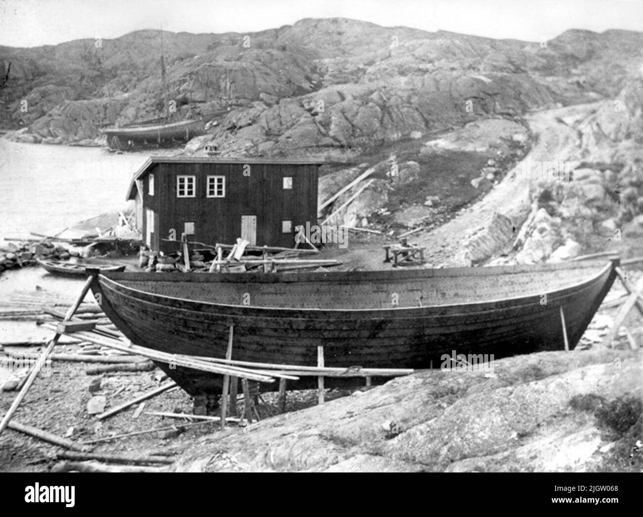 Geschrieben auf ausstehendem Papier: 3-dje Stage. Der Klinkerrumpf ist komplett mit Tisch gefüllt, geteert und bereit zum Einsetzen von Intimate. Fotografiert von: G.B.G. Historisches Museum Foto aufgenommen: 1906 Stockfoto