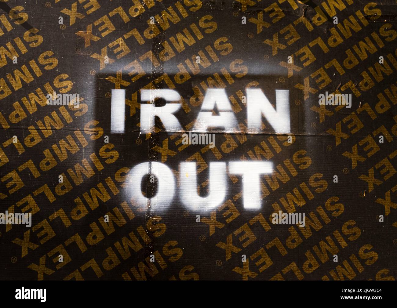 Anti-Iran und Anti-Hisbollah-Slogan an einer Wand, Beirut, Libanon Stockfoto