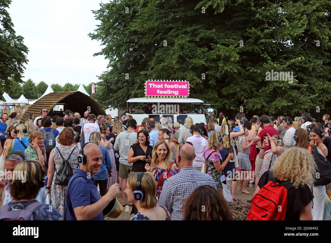 That Festival Feeling Silent Disco, Flowers After Hours, RHS Hampton Court Palace Garden Festival 2022, London, England, Großbritannien, Europa Stockfoto