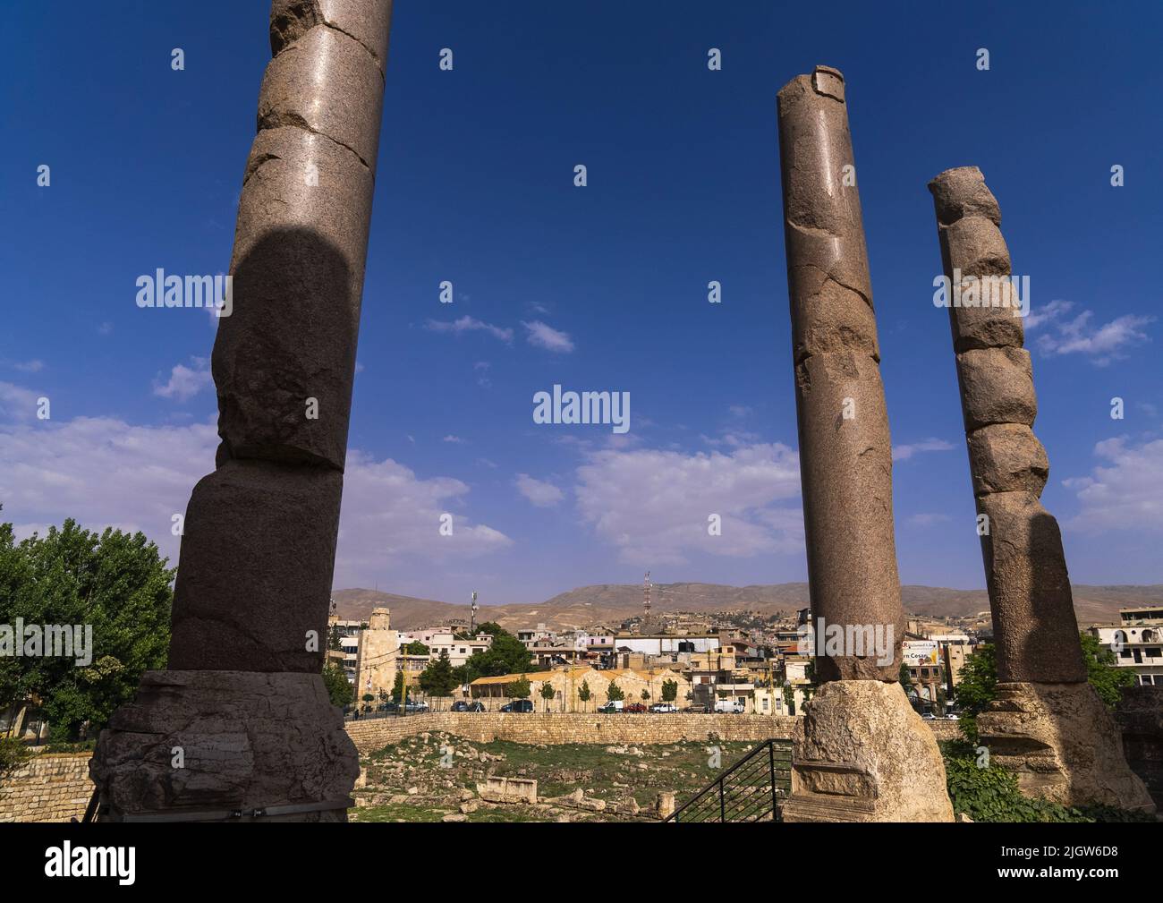 Antike Säulen an der archäologischen Stätte, Baalbek-Hermel Governorate, Baalbek, Libanon Stockfoto