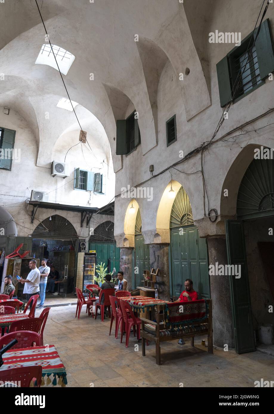 Tripoli cafe -Fotos und -Bildmaterial in hoher Auflösung – Alamy