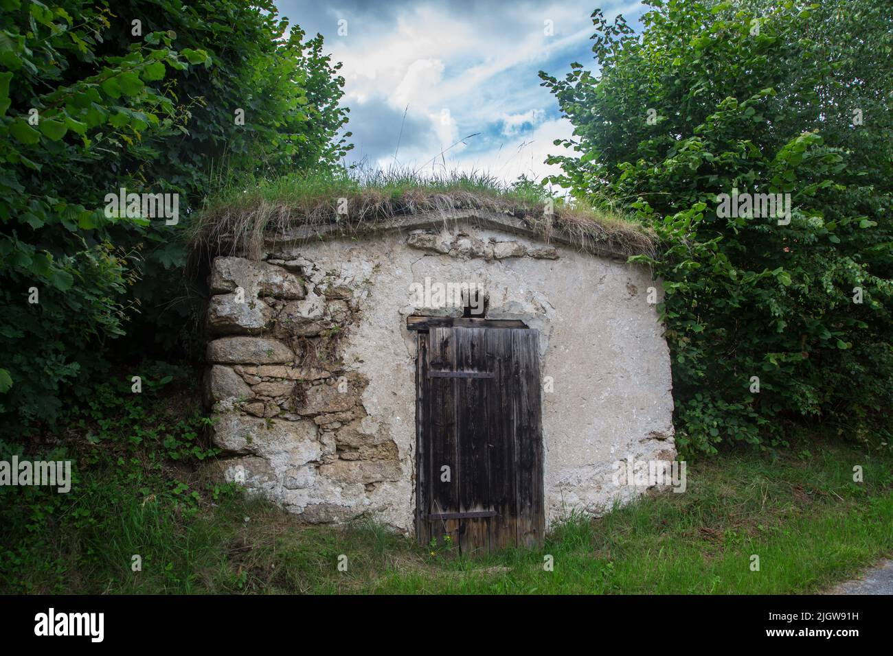 Erdkeller in einem kleinen Dorf in der Nähe von Großschönau, Waldviertel, Österreich, Europa Stockfoto